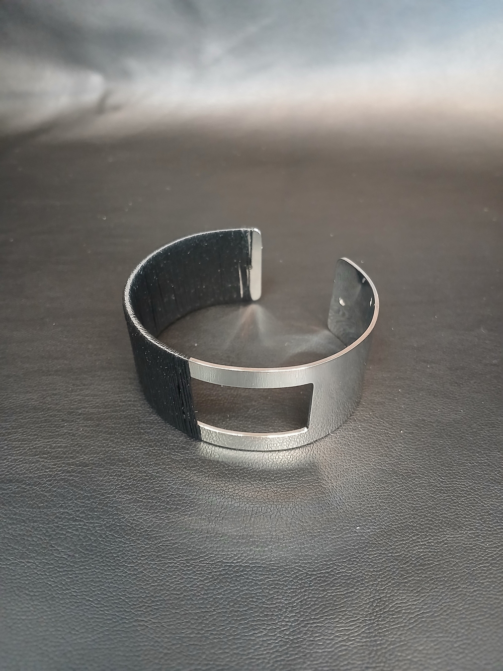 Black & Silver Metal Cut Out Cuff Bracelet Unisex NWOT